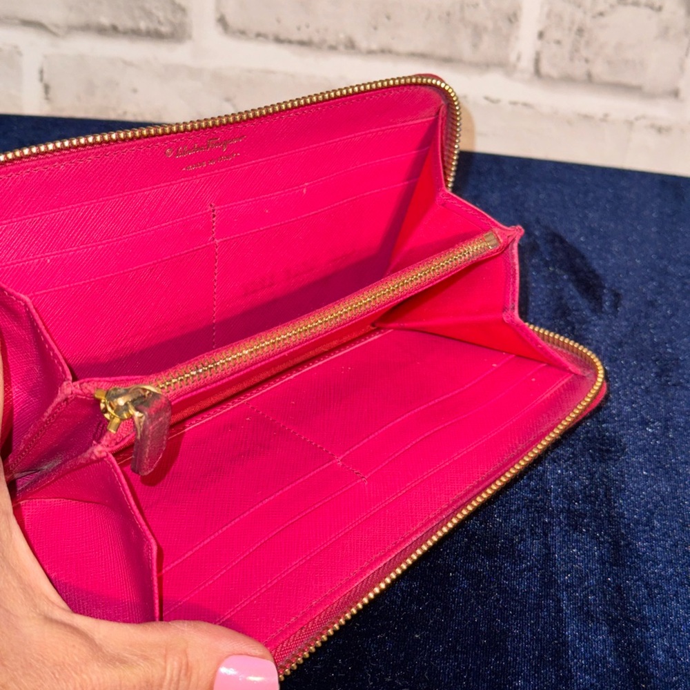 Salvatore Ferragamo Pink Serafino leather. - Picture 12 of 13